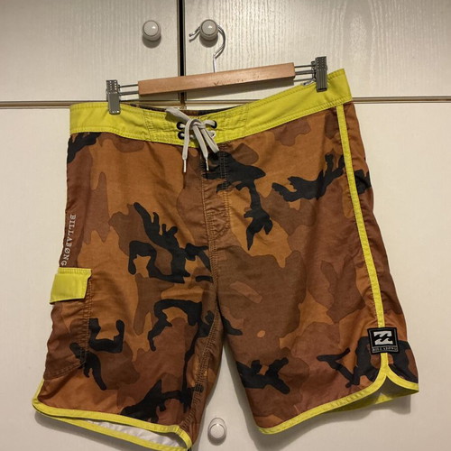Billabong swimwear like new, size M, yellow