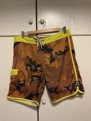 Billabong swimwear like new, size M, yellow