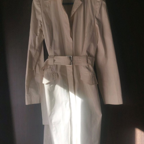 Women's white trench coat like new, size M