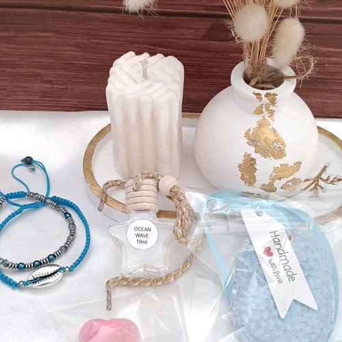 Ocean Wave Gift Set with Bracelets and Aromatic Car and Wardrobe Fresheners