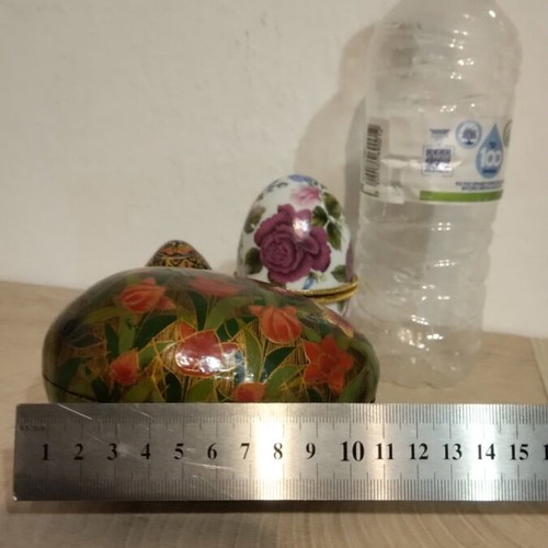 Jewelry box set egg-shaped wood and porcelain like new