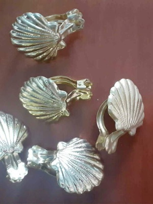 Metal Napkin Clips Set of 5 Shell Design like new