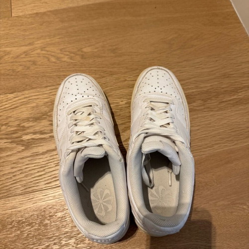 Nike Court Vision Low σαν καινούργιο, άσπρα αθλητικά παπούτσια μέγεθος 41