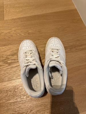 Nike Court Vision Low σαν καινούργιο, άσπρα αθλητικά παπούτσια μέγεθος 41
