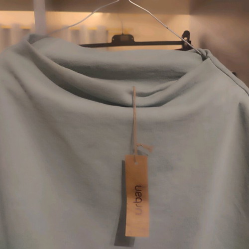 Mint urban sweatshirt.