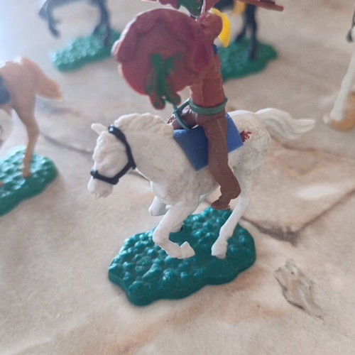 Timpo set of 6 Indian horsemen figures