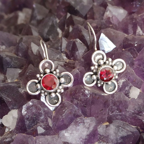 Silver vintage earrings with red stone like new