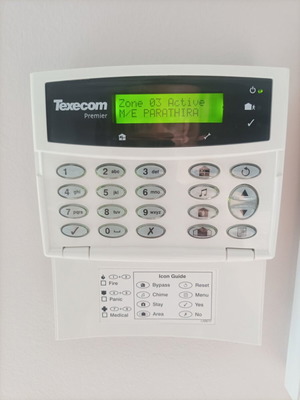 Complete alarm system like new with expansion