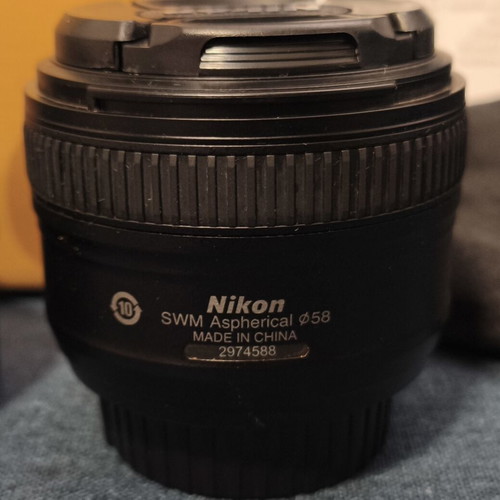 Nikkor AF-S 50mm f/1.8G Nikon F lens like new