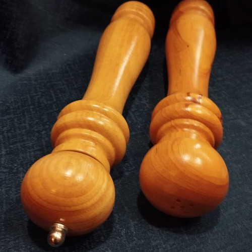 Pepper mill and salt shaker like new, 36 cm