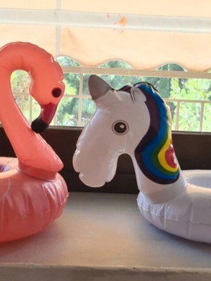 Inflatable cup holders with unicorn and flamingo, like new