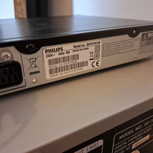 KODA AV-1300 amplifier, Philips DVP3750/58 CD player and Panasonic SB-780 speaker used