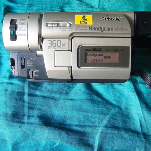 Sony Handycam 360x Vision Hi8 CCD-TRV87E camcorder