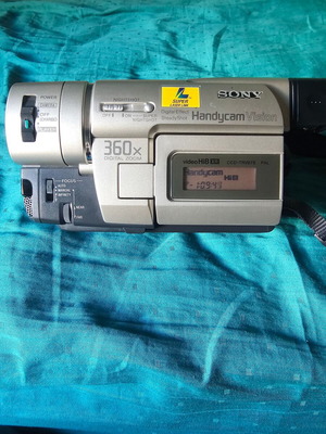 Sony Handycam 360x Vision Hi8 CCD-TRV87E camcorder