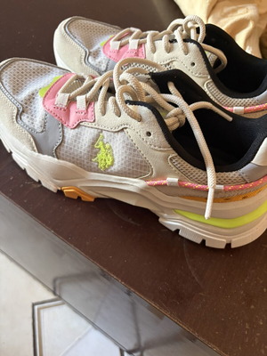 Shoes worn once