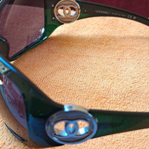 Chanel sunglasses black-green gradient
