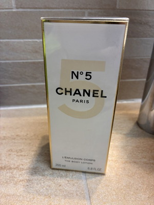 Chanel No 5 The Body Lotion 200ml new, authentic