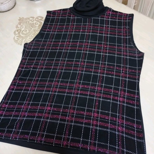 Women's elastic shiny blouse like new, black and pink