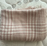 Scarf pink and white like new