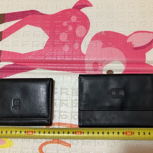 Black leather wallets used