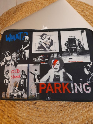 Laptop/tablet case 13 inch punk design like new