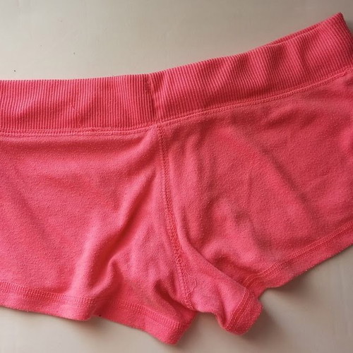 Women’s set shorts and short-sleeve t-shirt used, pink
