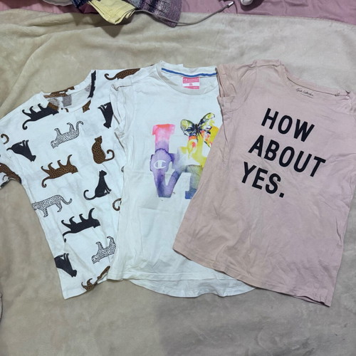 Set of three girls t-shirts like new, sizes 134-140, Champion