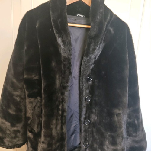 Synthetic fur coat used L/XL black