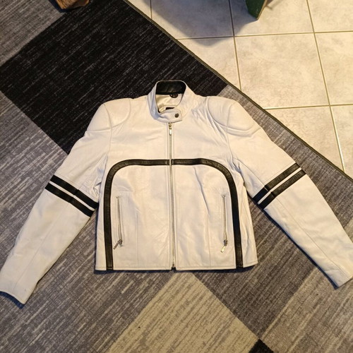 G&G Leather Jacket Medium like new, white