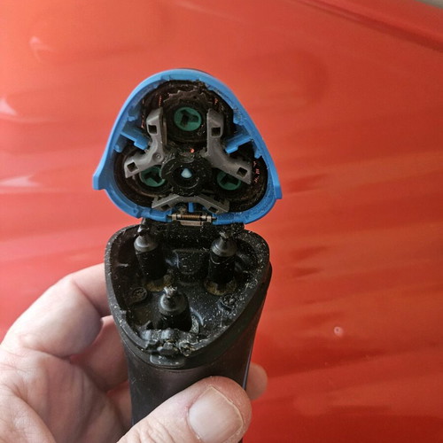 Philips Aquatouch shaver used with 3 heads for wet and dry shaving