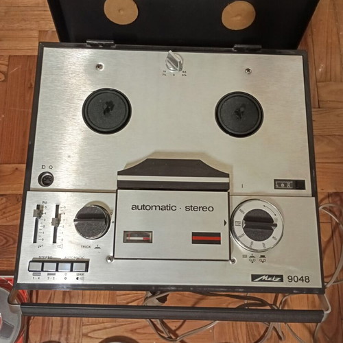 Metz 9048 reel-to-reel tape recorder used with sealed and open BASF reels