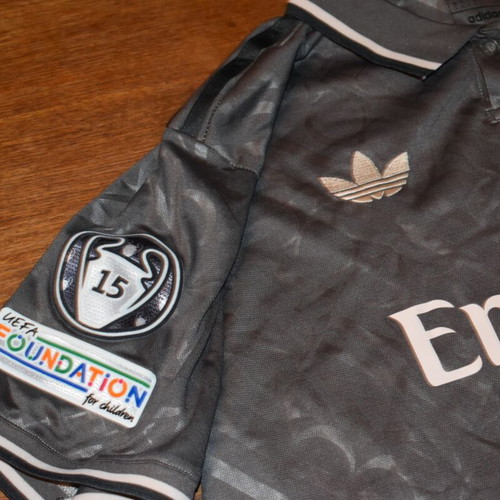 Real Madrid No 8 Valverde Jersey like new official replica