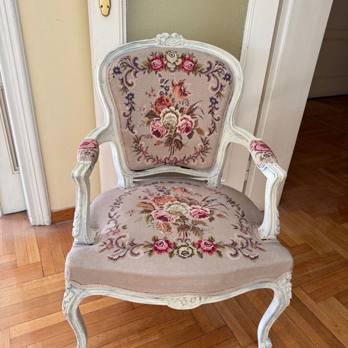 Vintage Louis XV armchair like new with embroidered floral upholstery