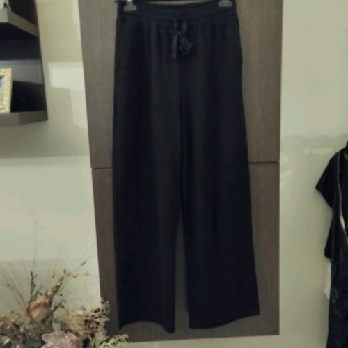 Clothing bundle like new, size large