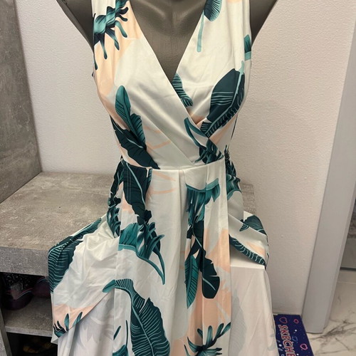 Long dress with front slits like new, size S, colorful