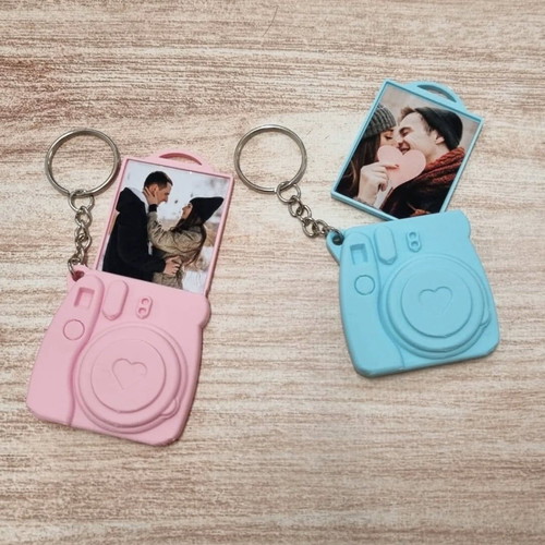 Camera keychain set with internal photo holder new