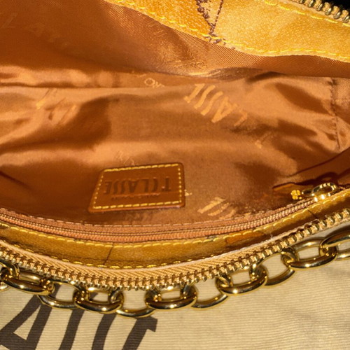 Alviero Martini 1a Classe shoulder bag like new, Geo Classic design