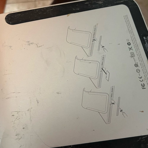 Mac 2008 used, works without display, includes power cable