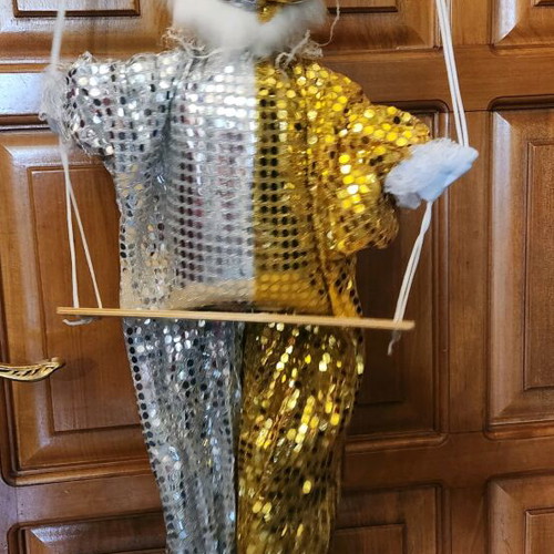 Porcelain hanging harlequin like new, silver gold with sequins