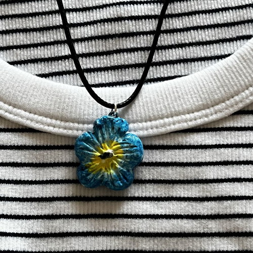 Blue flower necklace, handmade from scratch