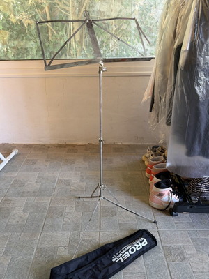 Wittner music stand used, silver metal with case