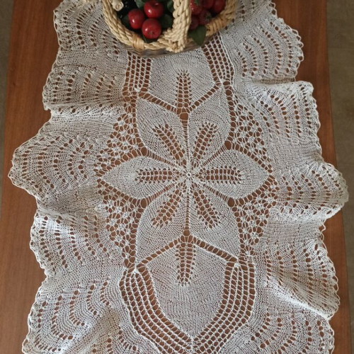 Handmade white crochet table runner 1.10x0.60 like new