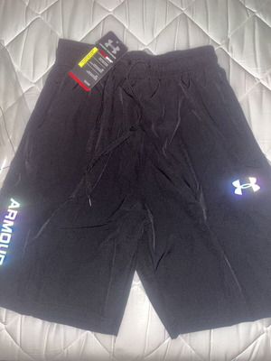 Under Armour αντανακλαστικά σορτς καινούργια, μέγεθος L