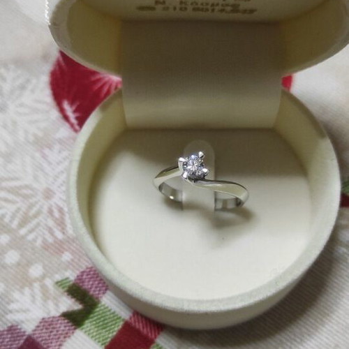 Diamond Solitaire Ring 18K Gold, 0.31 ct, VS1 Clarity, like new