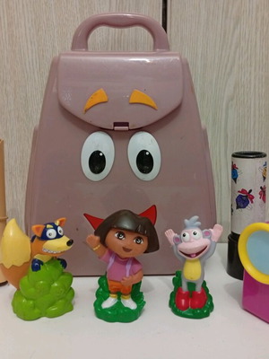 Mattel Viacom Ντόρα Εξερευνήτρια Τσάντα Αποθήκευσης με Χάρτη, Κάμερα & Φιγούρες μεταχειρισμένο