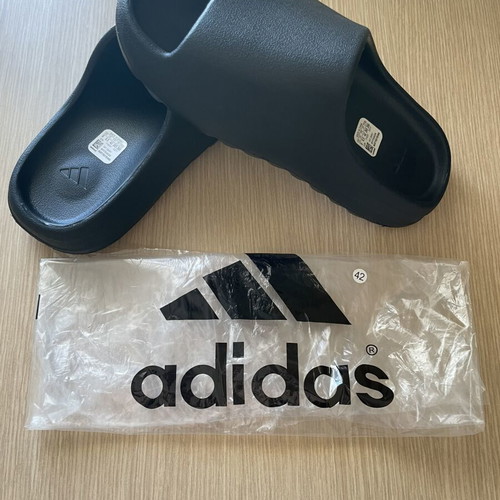 Adidas Yeezy Slides Onyx black, size 42