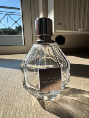 Victor & Rolf Flowerbomb Eau de Parfum used, empty bottle 100ml
