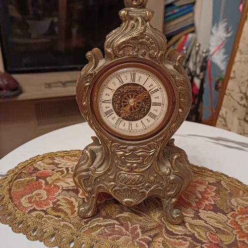 Mercedes antique clock like new, functional, height 0.20