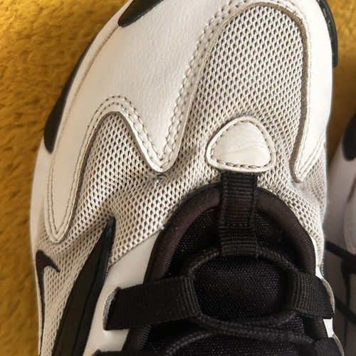 Nike Zoom sneakers, black and white, size 39