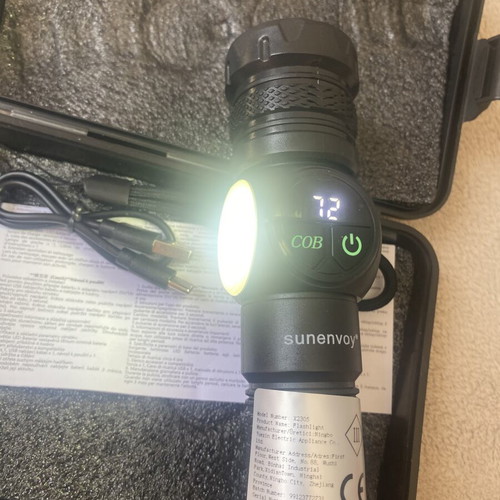 Multifunctional LED flashlight